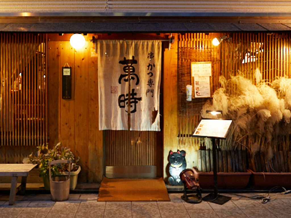 お一人様でも、デートでも。気軽に利用できるカウンター席