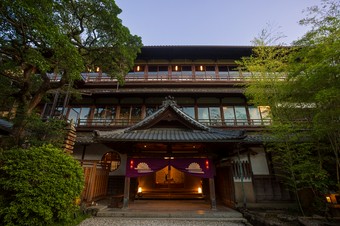 奈良随一の迎賓館。老舗ならではの会席料理を堪能