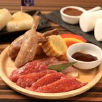 毎年人気の夏季限定冷麺。
トマトの旨味と上質な南高梅の酸味がちょうど良い!