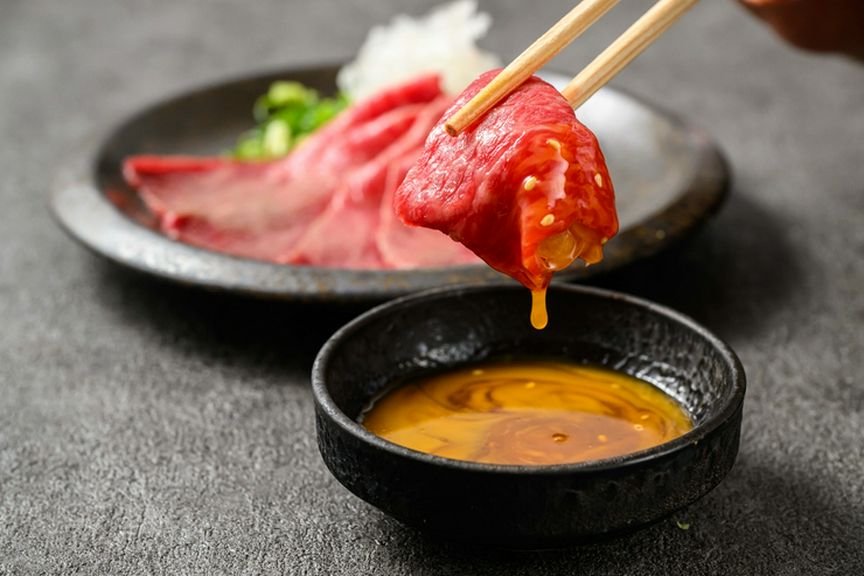 [おすすめ]炙り赤身ユッケ