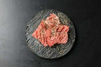 甘めの熟成だれを絡ませて焼きます。 ご飯がすすむ一品です。 