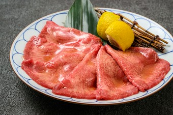 薄切り塩タン（ゆず果汁）