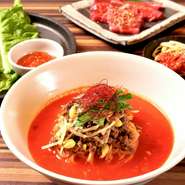 毎年人気の夏季限定冷麺。トマトの旨味と上質な南高梅の酸味が丁度良い！
【期間】6月5日(木)～7月18日(金)

※オプション
冷麺大盛り　＋220円 税込　
白ごはん　　＋110円 税込