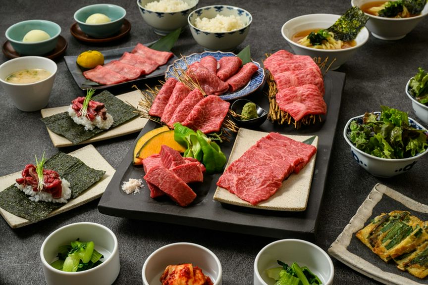 大和牛を中心とした、和牛を堪能できるコース。
大切な方のおもてなしに、とろける至福のひとときを。