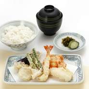 ・海老二尾
・白身魚
・野菜二品
・かき揚げ
・お揃い