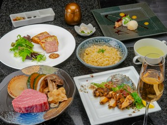 バランス良く、道産のこだわり食材を満喫できる『海鮮・肉鮮コース』