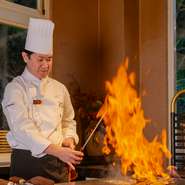 要望にできるかぎり応じられるよう努めているそうです。苦手な食材の変更をはじめ、細やかな焼き具合なども然り。常に目の前のゲストを意識しつつ、穏やかな食事の時間を提供できることを大切にされています。