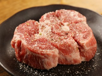 生ラム厚切り（特製塩コショウ・特製ハーブ塩）