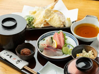 三崎の鮮魚と鎌倉野菜で彩る、刺身＆天ぷらを堪能『八倉御膳』