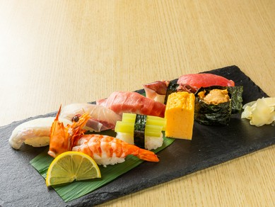 “旬のいいとこ取り”な握り盛り合わせ『旬菜』