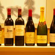 幅広い種類の日本酒やワインを取り揃えている点がポイント。ソムリエに相談すれば、料理に最適なお酒をセレクトしてもらえます。匠のおいしい料理との見事なマリアージュを堪能する、忘れられない体験はいかが。