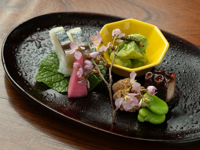 絶妙な組み合わせがおいしさの魅力『季節の前菜』