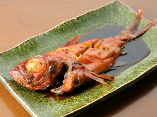 秘伝のたれが素材の旨みをいっそう引き立てる『煮魚』