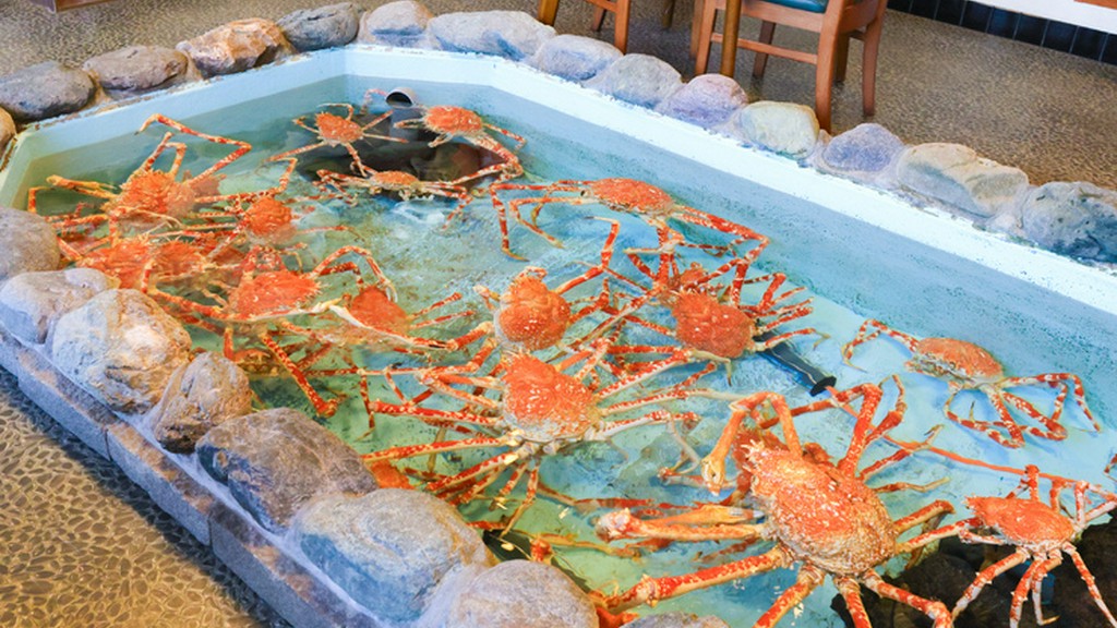 超新鮮！生け簀から揚げたばかりの「高足ガニ」を調理