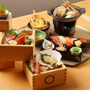 家族と過ごす大切な一時にも最適なお店。両家の縁を結ぶ大切な一席にも利用できます。心配りを散りばめた料理と確かなおもてなしで、かけがえのない瞬間を温かく見守ってくれます。