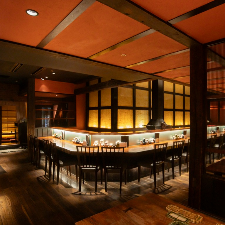 串の坊ならではの臨場感あふれるカウンター席