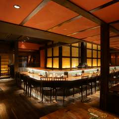 串の坊ならではの臨場感あふれるカウンター席