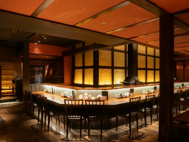 串の坊ならではの臨場感あふれるカウンター席