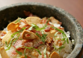 コースの〆としても提供される【松阪牛焼肉M】の人気メニュー『Mのガーリックライス』