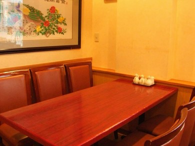 落ち着いた雰囲気の中で過ごす、おいしい食事時間