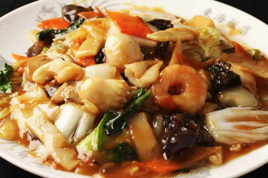 具材が豊富で満足感たっぷり『五目焼きそば』