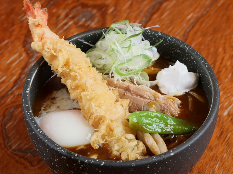 ワンランク上のカレーうどん『一日限定二十食　極厚角煮・えび天・温玉入りカレーうどん』