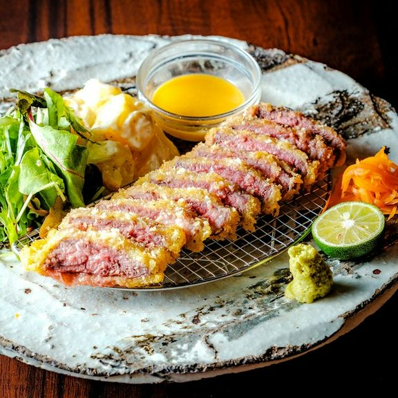 牛赤身肉のレアカツレツ〜雲丹黄身醤油〜