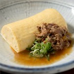 シンプルな出し巻き玉子に優しい味の牛しぐれ餡がかかった一品。

