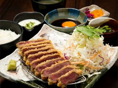 当店人気NO1　牛カツ御膳～とろろ添え～