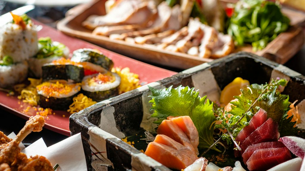 「極-きわみ-」コース
飲み放題プランが、追加料金無しでプレミアム飲み放題（30種→45種）付に！