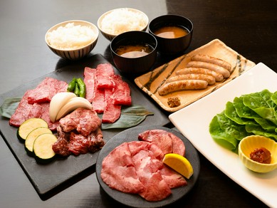 土日祝限定で、2種類の食べ放題を実施！