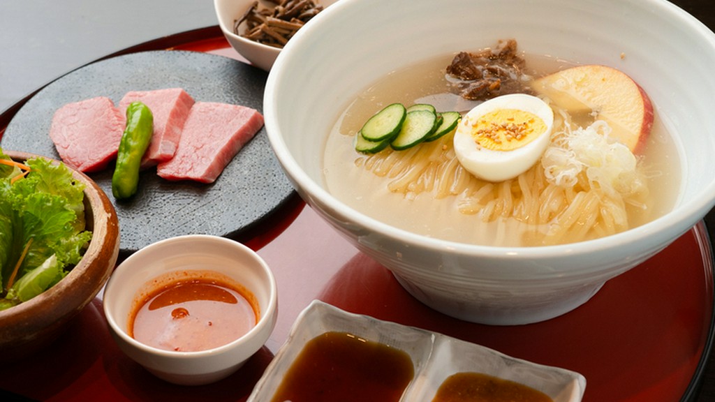 喉越し爽やか、彩りも涼し気な『冷麺』