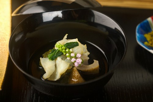 味わいの壊れやすいお吸い物も最高の状態で