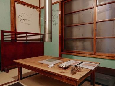 まるで自宅にいるような気分で、ゆったりくつろげる座敷席も