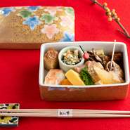 二人の大切な日を本格和食で祝う場としても人気。2名様から個室を利用できるので、プライベート空間でゆっくり憩えます。聖徳太子ゆかりの地や世界遺産「百舌鳥・古市古墳群」「高野山」を巡る旅の折にもぴったり！