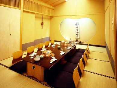用途に合わせやすい、テーブル個室と掘りごたつのお座敷個室