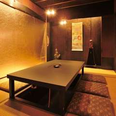 上品で落ち着いた雰囲気の中、ゆっくりとお食事を楽しめる空間