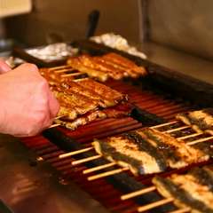 伝統の技で焼き上げるうなぎ