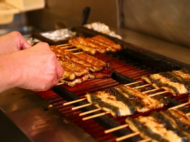 伝統の技で焼き上げるうなぎ