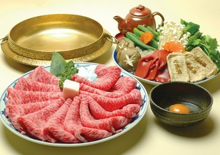 炭火と真鍮鍋で丁寧に焼き上げる『すき焼き』
