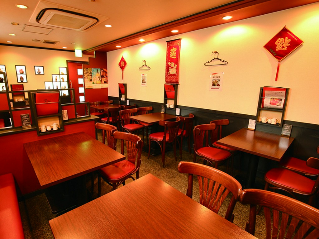 寛げる雰囲気の店内で、デートやファミリーでゆっくり