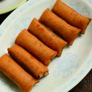 小籠包や各種焼売をはじめ、20種以上の点心を楽しめる【上海食苑　本店】。テイクアウトできるメニューも豊富に揃っています。お店の味わいを、自宅でゆっくり食べられると大好評！
