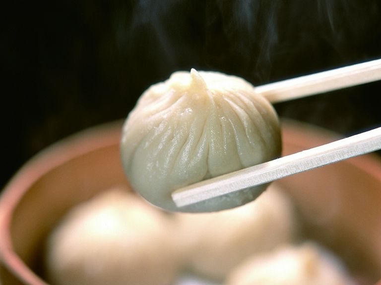 本場の味わいを存分に。熱々ジューシー！『小籠包』　四個