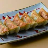 手づくり餃子独特の香ばしさを味わえます。