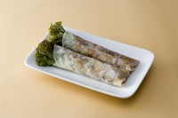 香ばしい焼きネギの入った中華風クレープ。サクサクの食感をお楽しみ下さい。