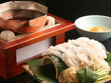 2階には、4名から入室できる個室を4室完備