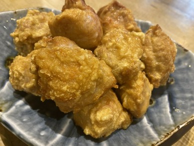 柔らかジューシー、ひと口で幸せ『地鶏の唐揚げ』