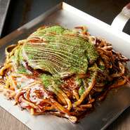 パートナーとのいつものお店はもちろん、ちょっと贅沢したい日の記念日デートにも最適なお好み焼き店。不定期開催のジャズのライブイベントもあり、生演奏と共にお好み焼きを味わう贅沢も味わえます。