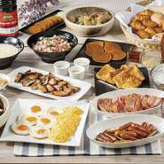 家族連れも気兼ねなく利用できるビュッフェレストラン。お酒と楽しみたい料理から、デザートまで、個性豊かな50種類以上の料理は、大人から子どもまで世代を問わず満足できるラインナップとなっています。