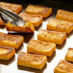 お昼どき限定のお楽しみも。カジュアルなシーンでの利用も最適